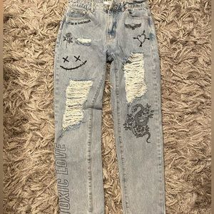 Adika ripped blue jeans